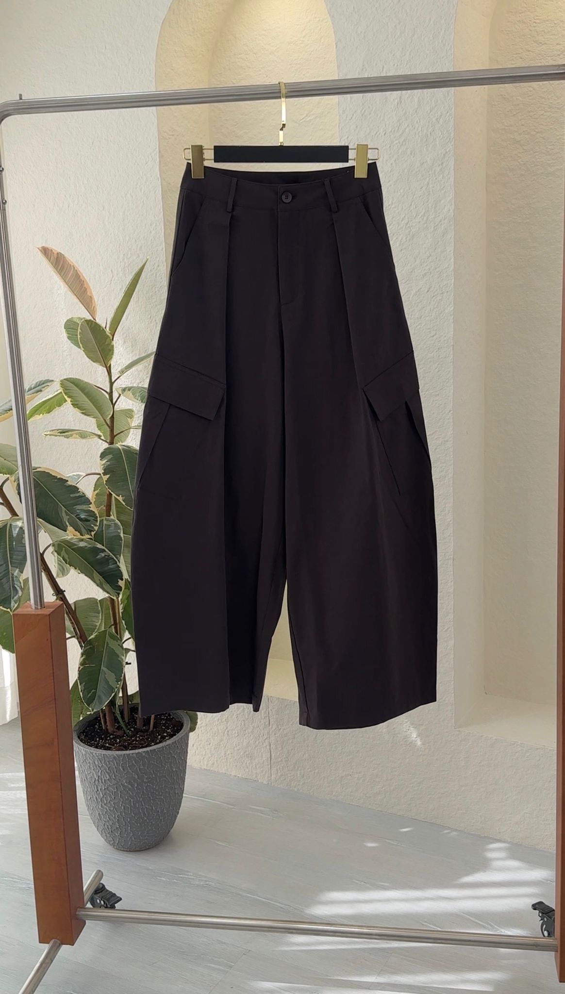 بنطلون نسائي واسع