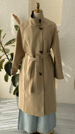 جاكيت جوخ نسائي ازرار مميز