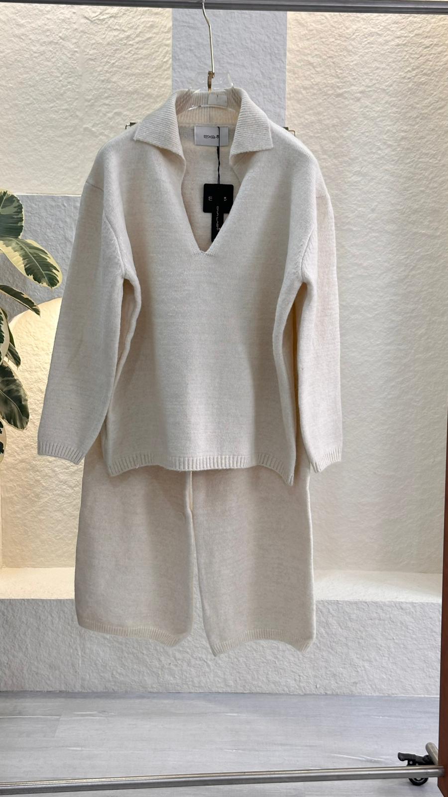 بدلة نسائي بقبة ٧ وبنطال عريض