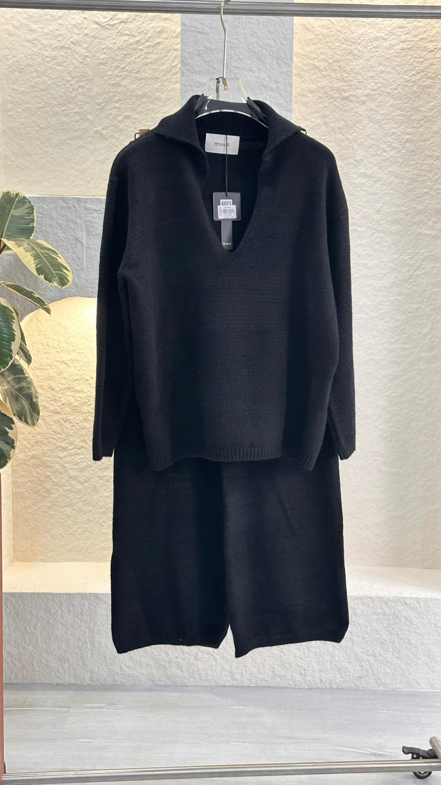 بدلة نسائي بقبة ٧ وبنطال عريض