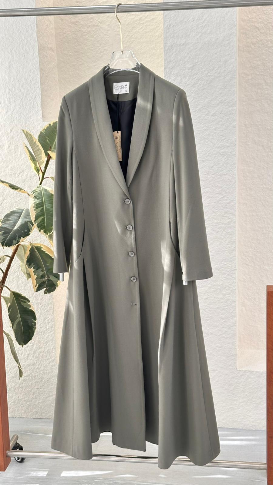 جاكيت نسائي مع ازرار