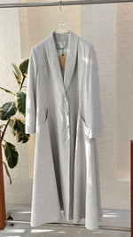 جاكيت نسائي مع ازرار