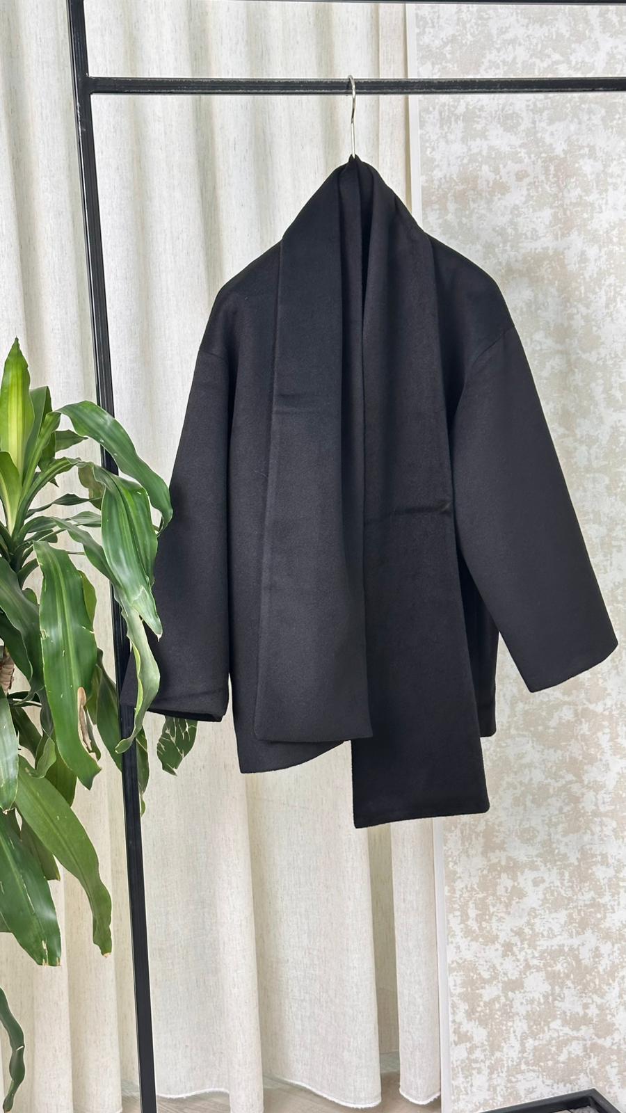 جاكيت مع اسكارف