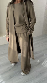 بدلة نسائي بجاكيت طويل