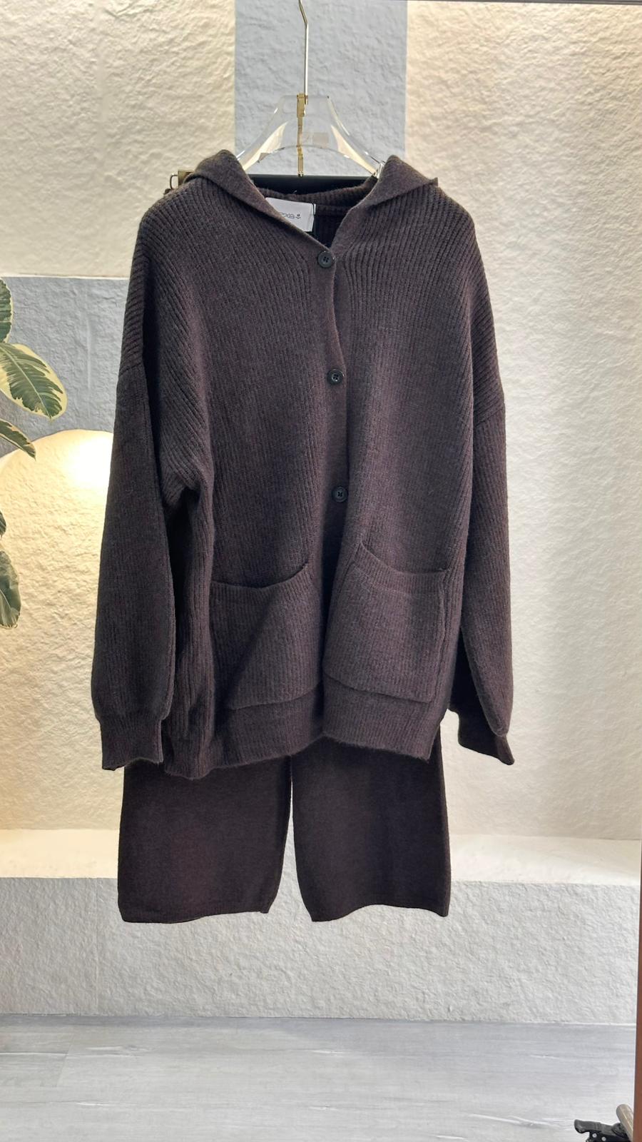 بدلة تريكو نسائي