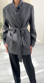 جاكيت نسائي مع حزام