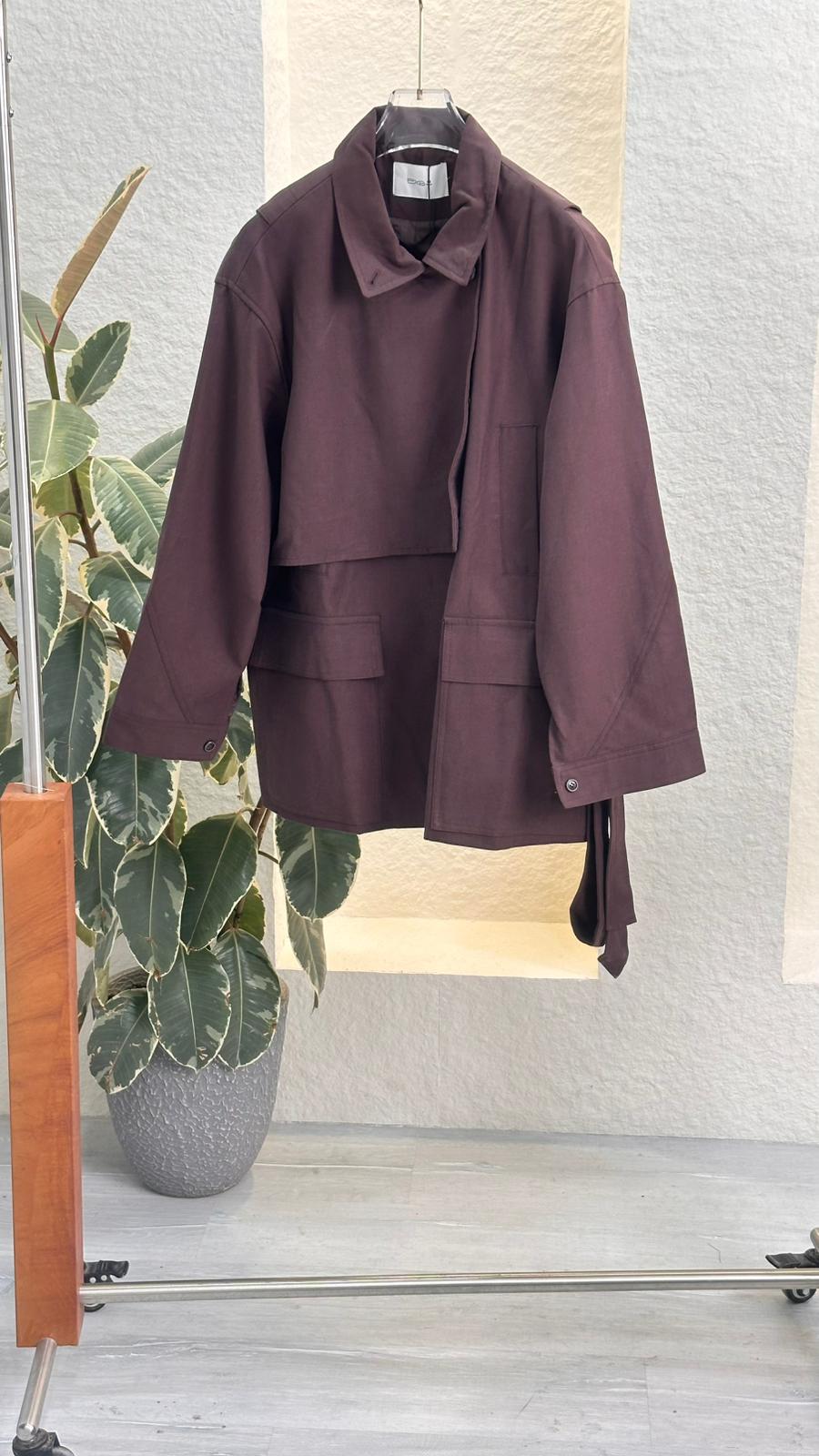 جاكيت نسائي متوسط الطول