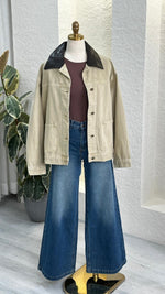 جاكيت نسائي كلاسيكي