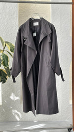 جاكيت نسائي بقماش متين