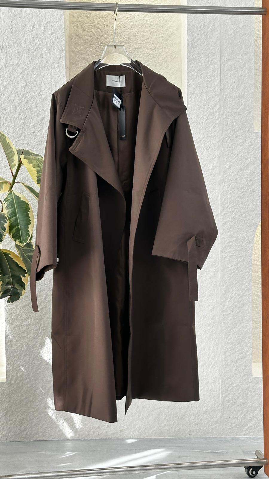 جاكيت نسائي بقماش متين