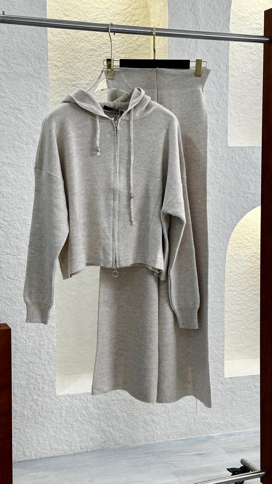 بدلة نسائي كبوس سحاب