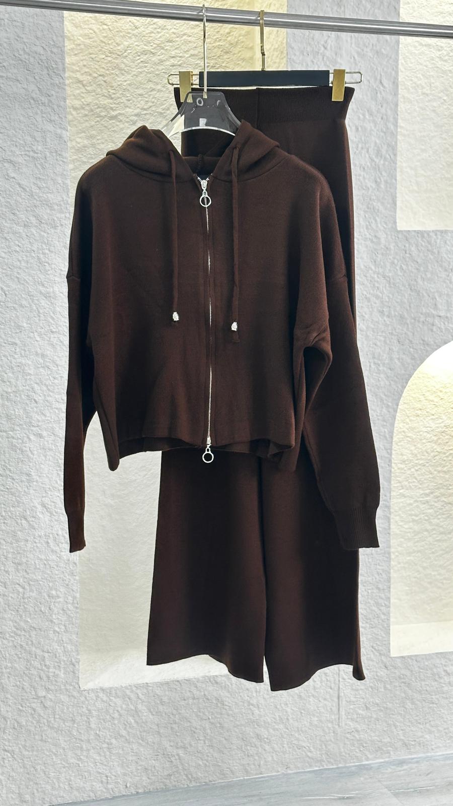 بدلة نسائي كبوس سحاب