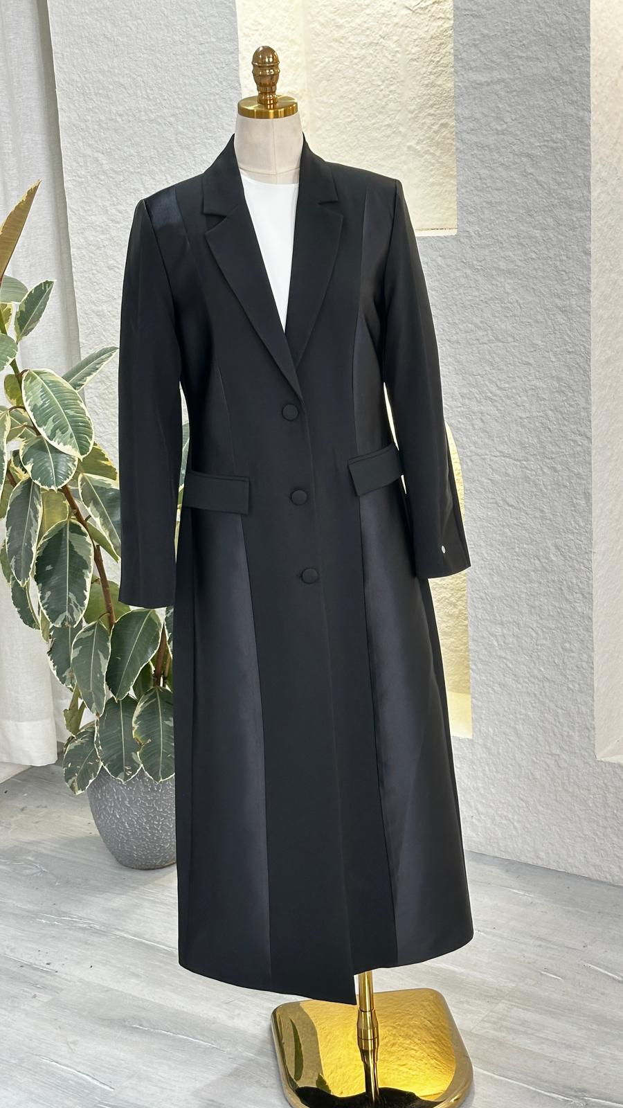 جاكيت نسائي طويل