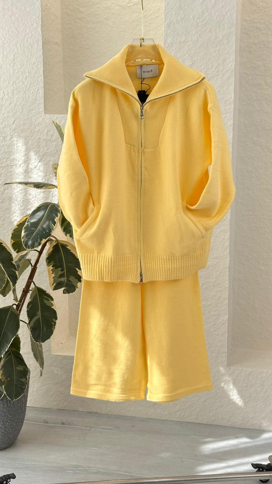 بدلة نسائي سحاب