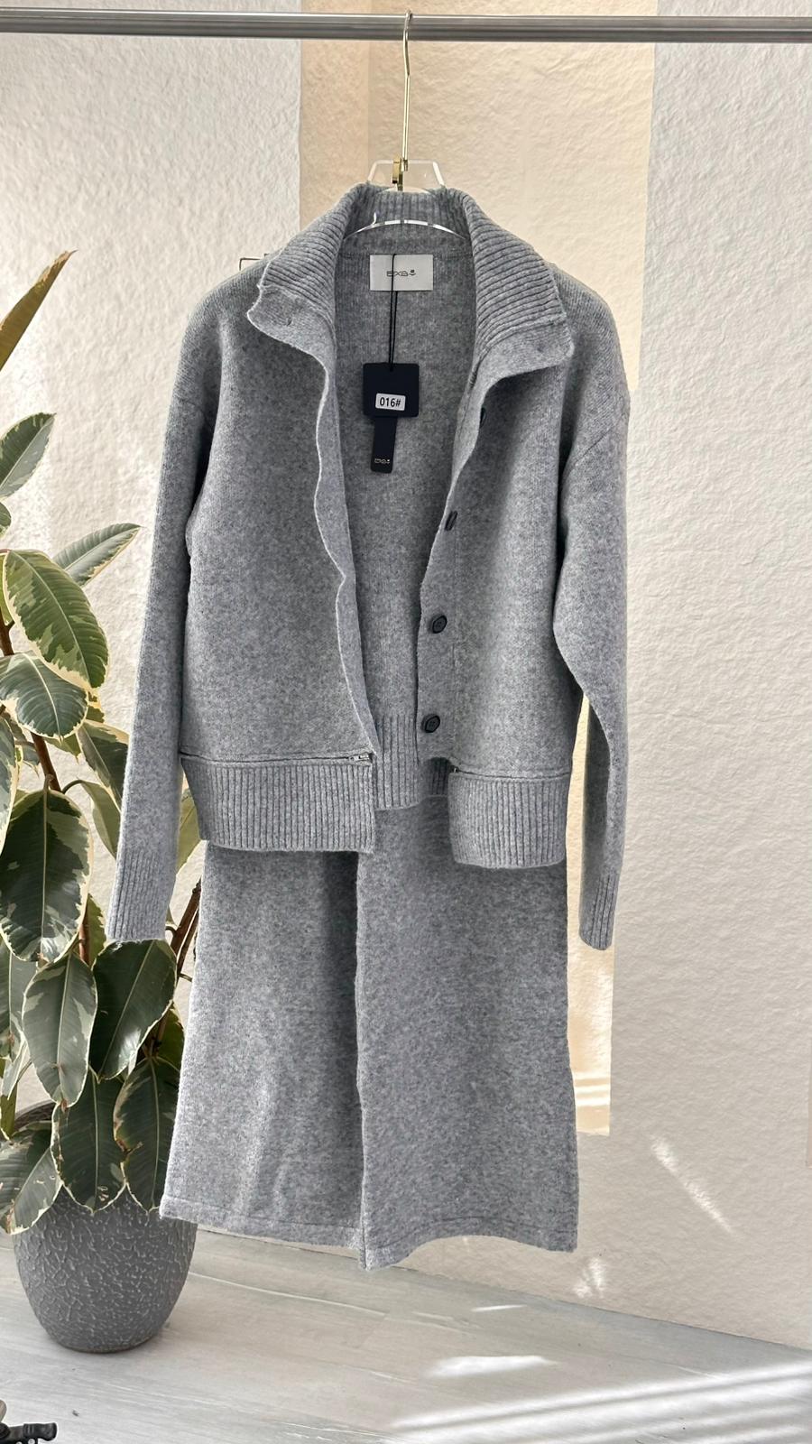 بدلة نسائي غولة