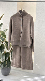 بدلة نسائي غولة