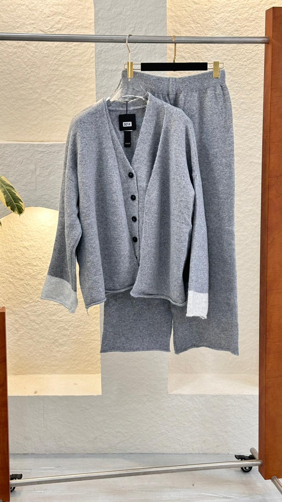 بدلة نسائي تريكو