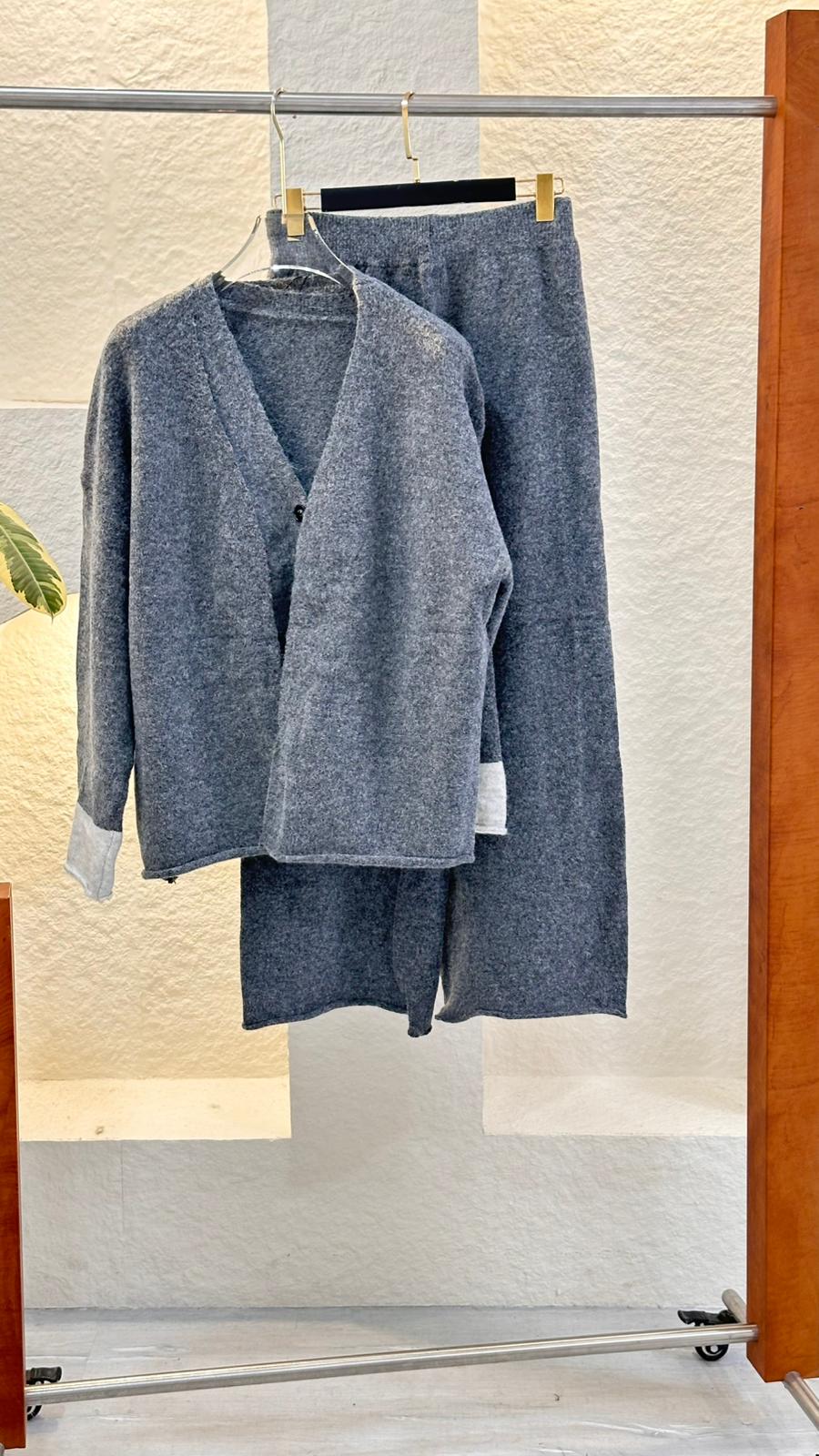 بدلة نسائي تريكو