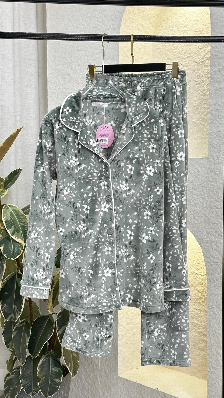 بيجامة نسائي مخمل ازرار