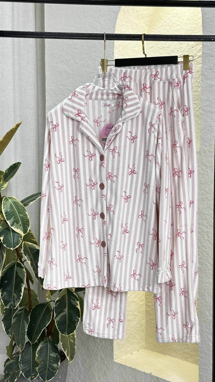 بيجامة نسائي مخمل ازرار