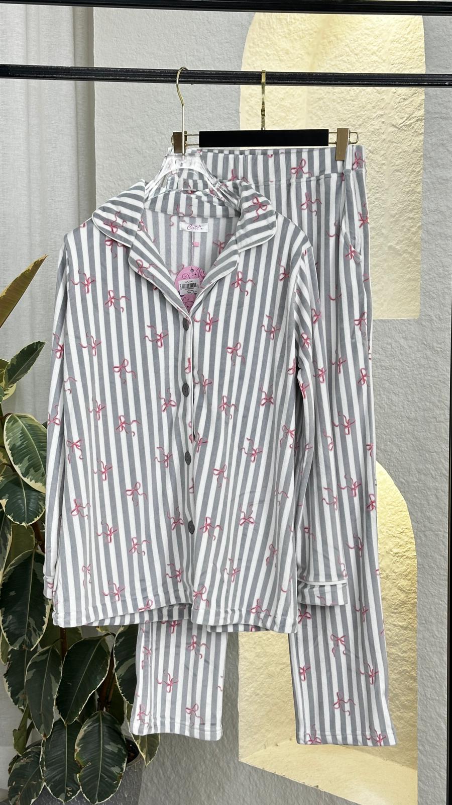 بيجامة نسائي مخمل ازرار