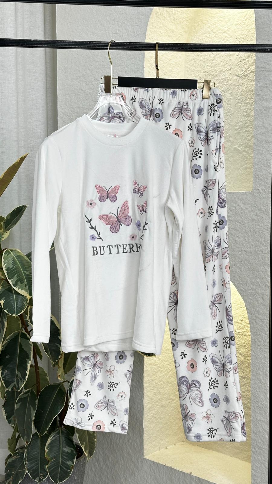 بيجامة نسائي مخمل