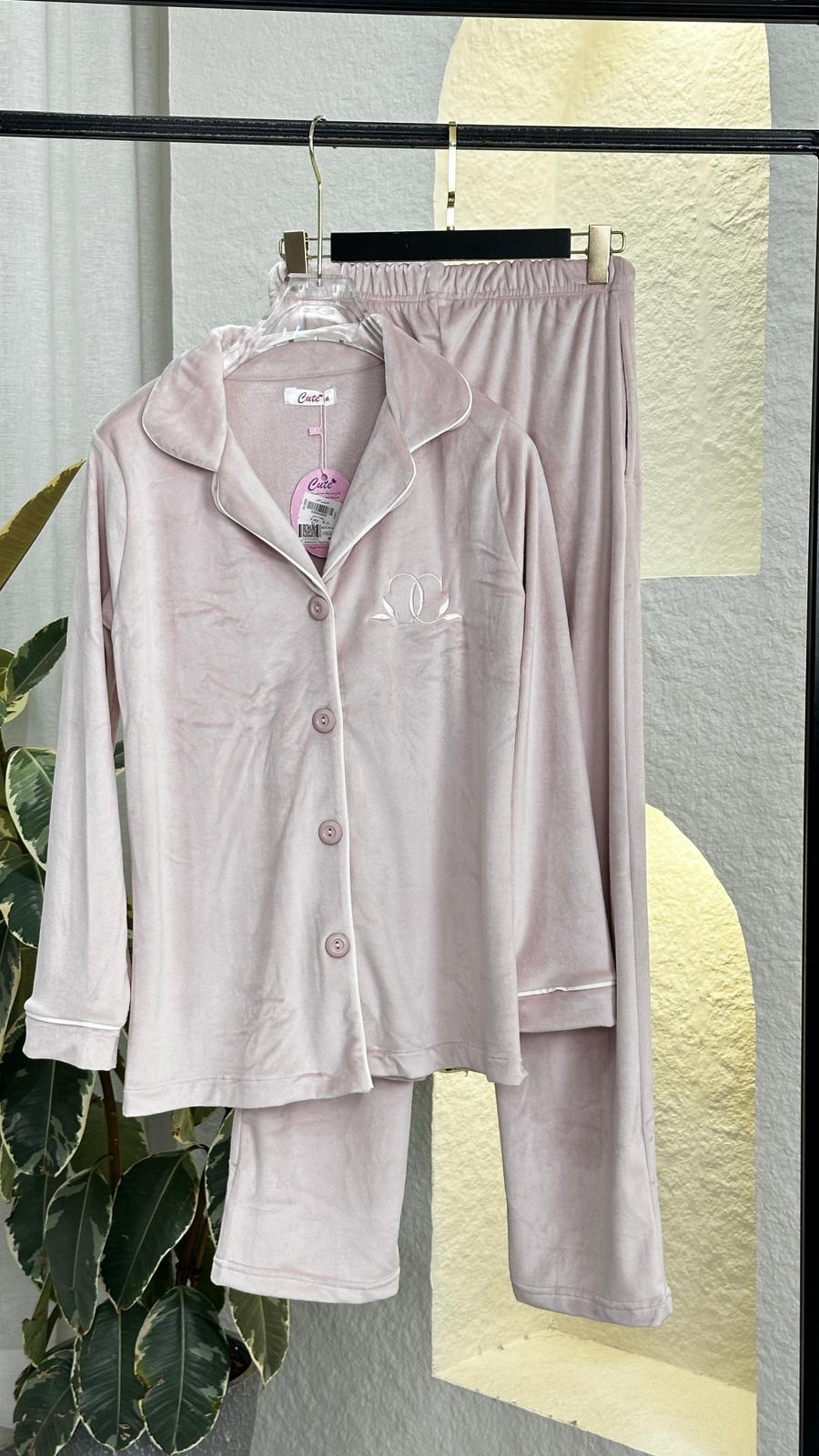 بيجامة نسائي مخمل سادة