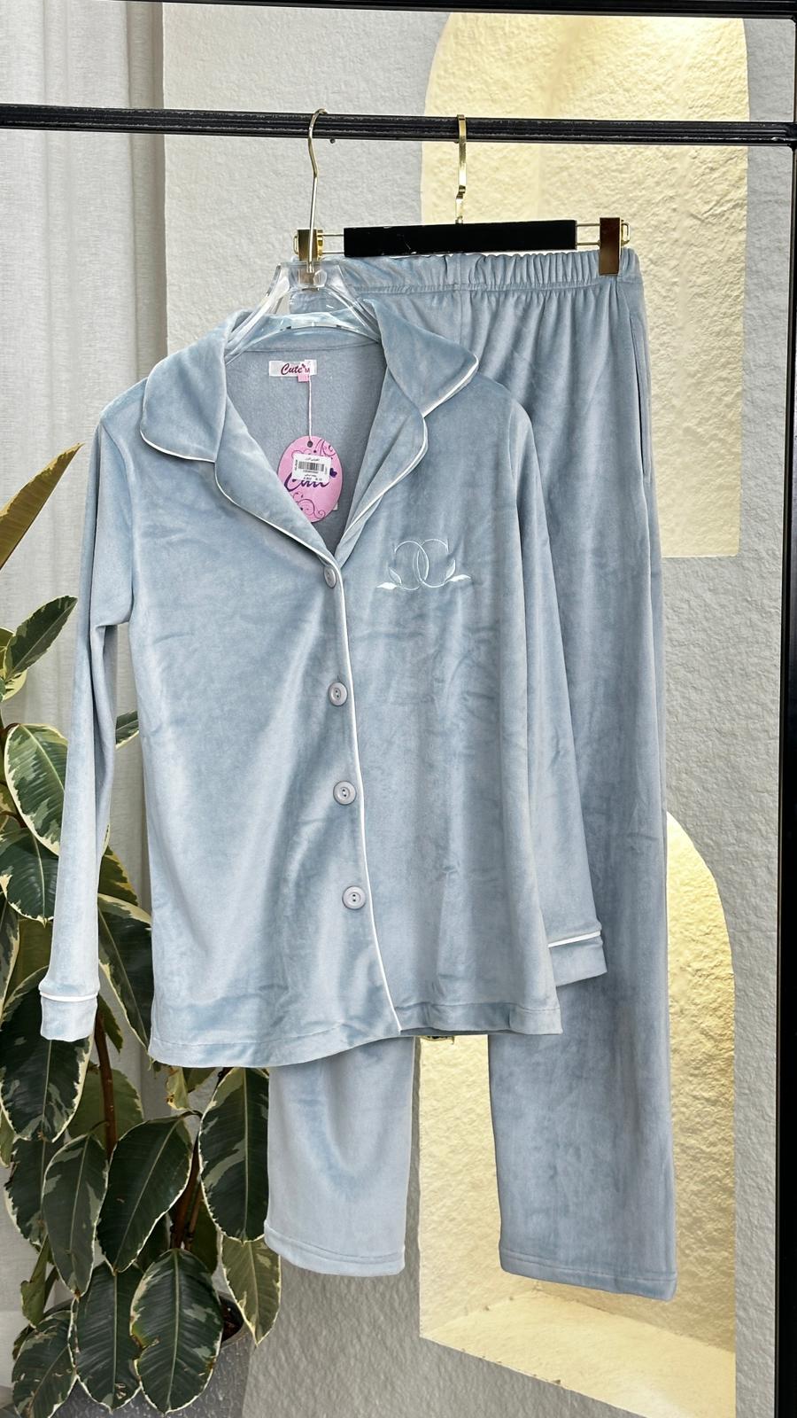 بيجامة نسائي مخمل سادة