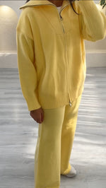 بدلة نسائي سحاب