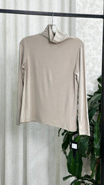 توب نسائي بسيط