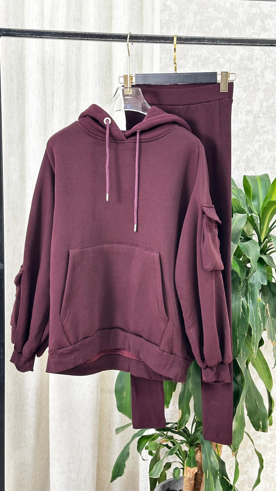 بدلة نسائي كبوس