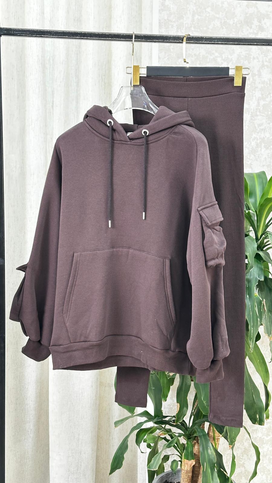 بدلة نسائي كبوس