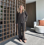 Vبدلة نسائي برقبة