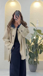 جاكيت ترنش كوت قصير بلمسة رياضية