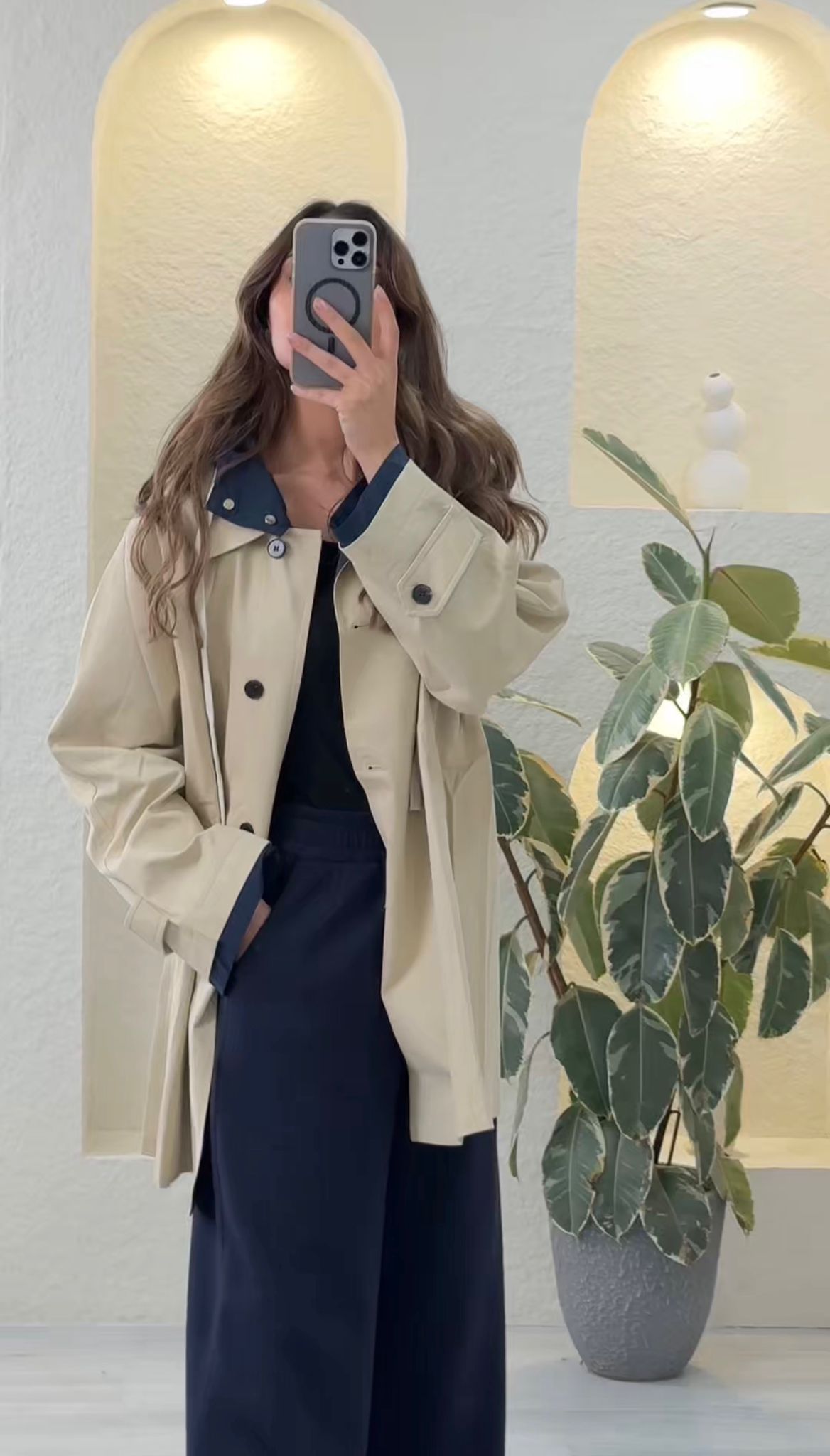 جاكيت ترنش كوت قصير بلمسة رياضية