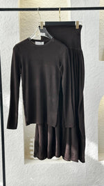 بدلة نسائي تنورة