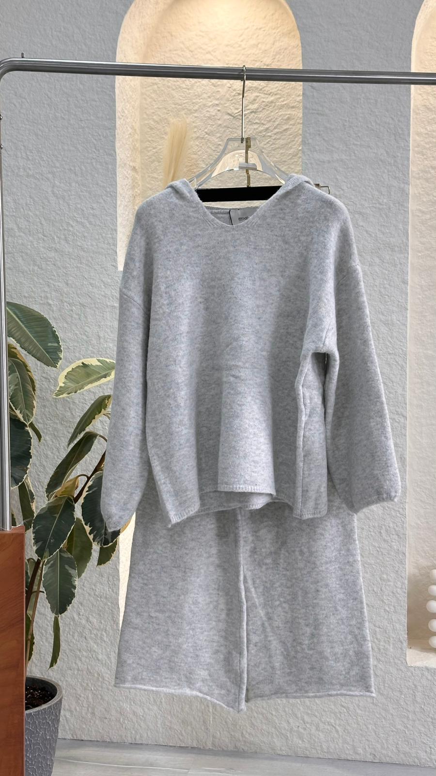 بدلة نسائي كبوس