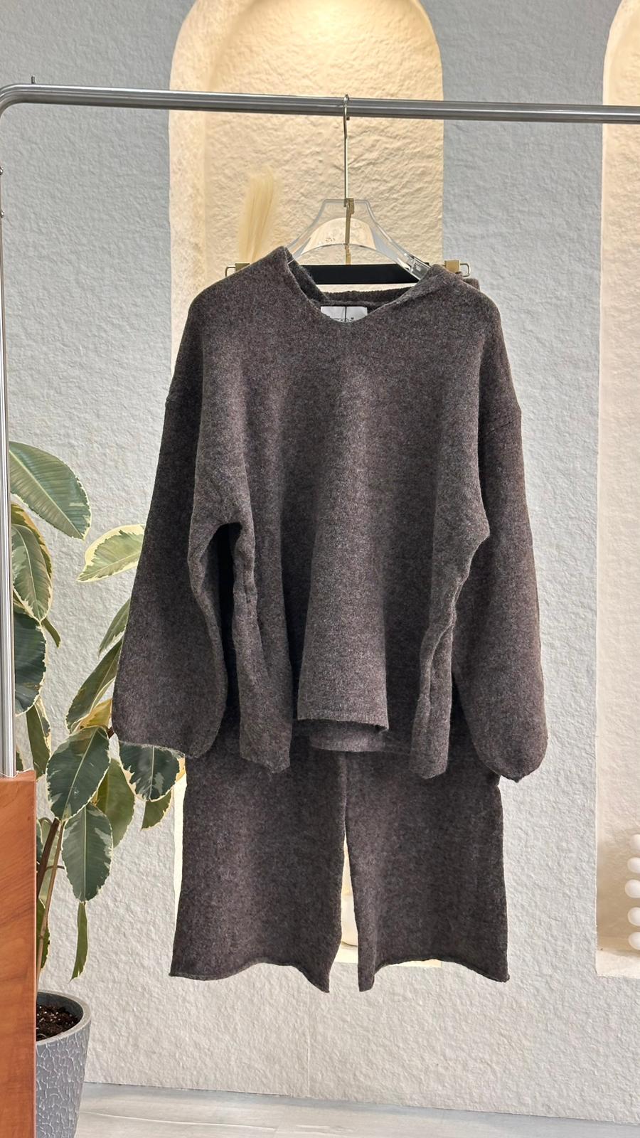 بدلة نسائي كبوس