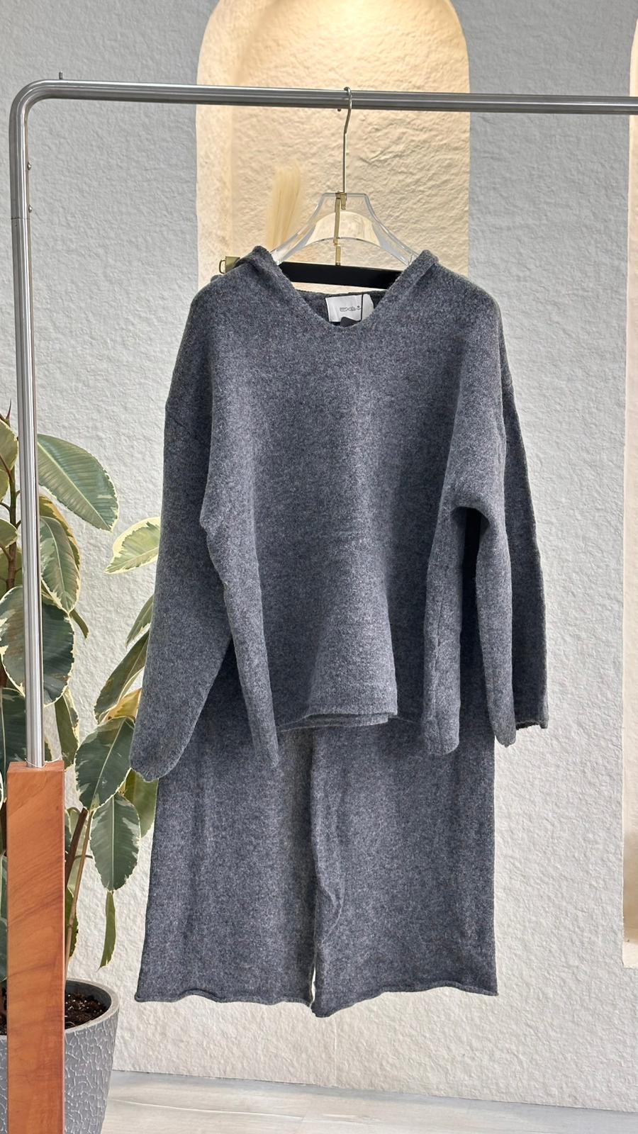 بدلة نسائي كبوس