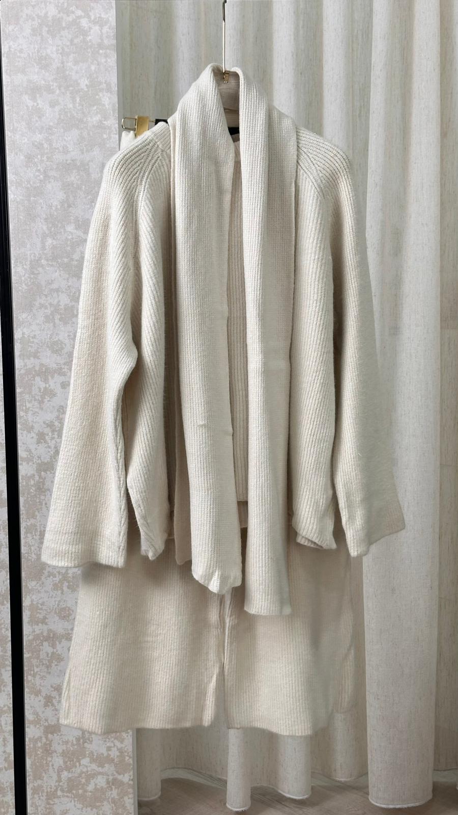 بدلة نسائي اسكارف