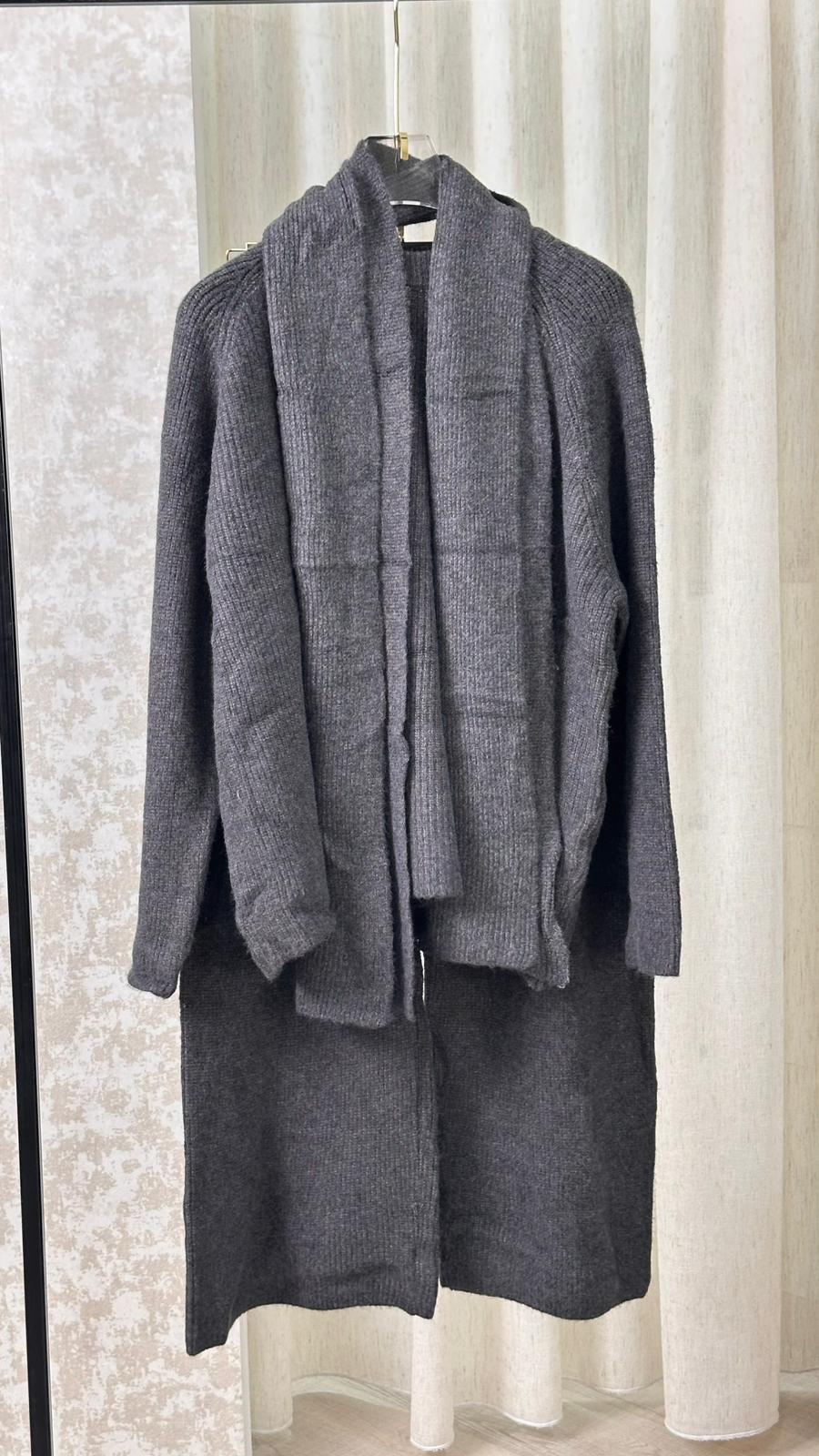 بدلة نسائي اسكارف