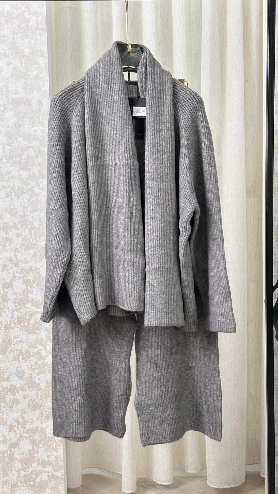 بدلة نسائي اسكارف