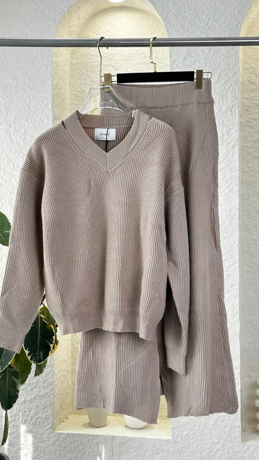 بدلة نسائي تنورة