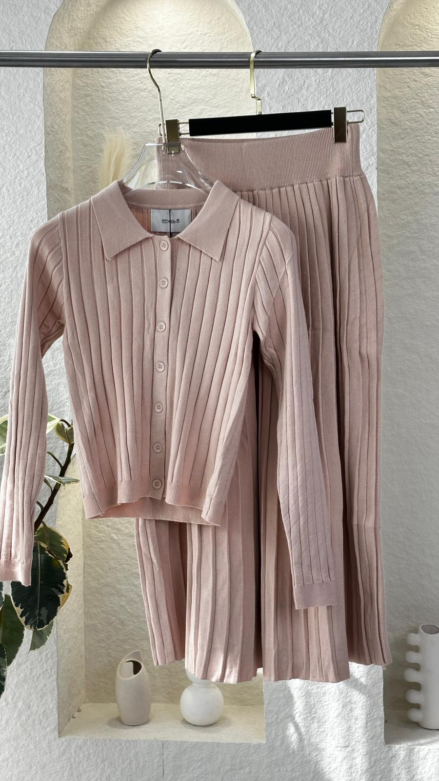 بدلة تنورة نسائي