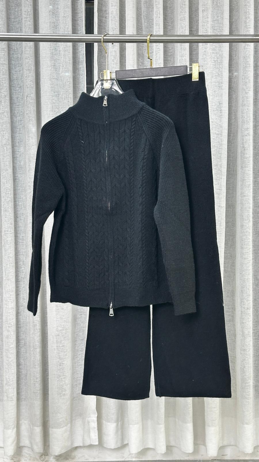 بدلة نسائي سحاب