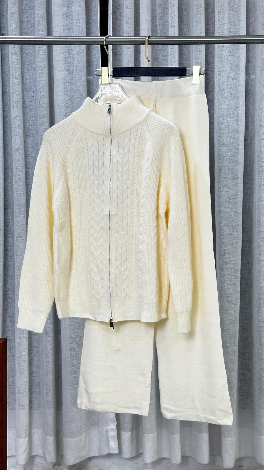 بدلة نسائي سحاب