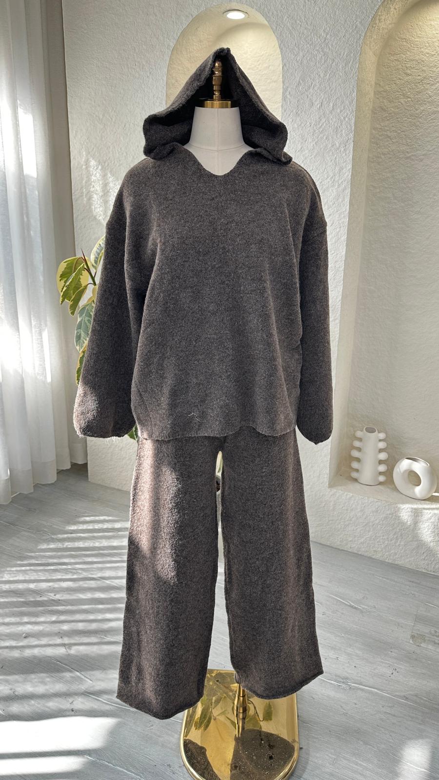 بدلة نسائي كبوس