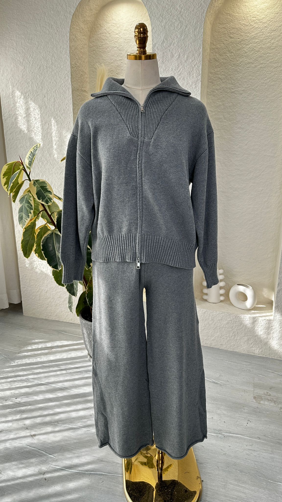 بدلة نسائي غولة