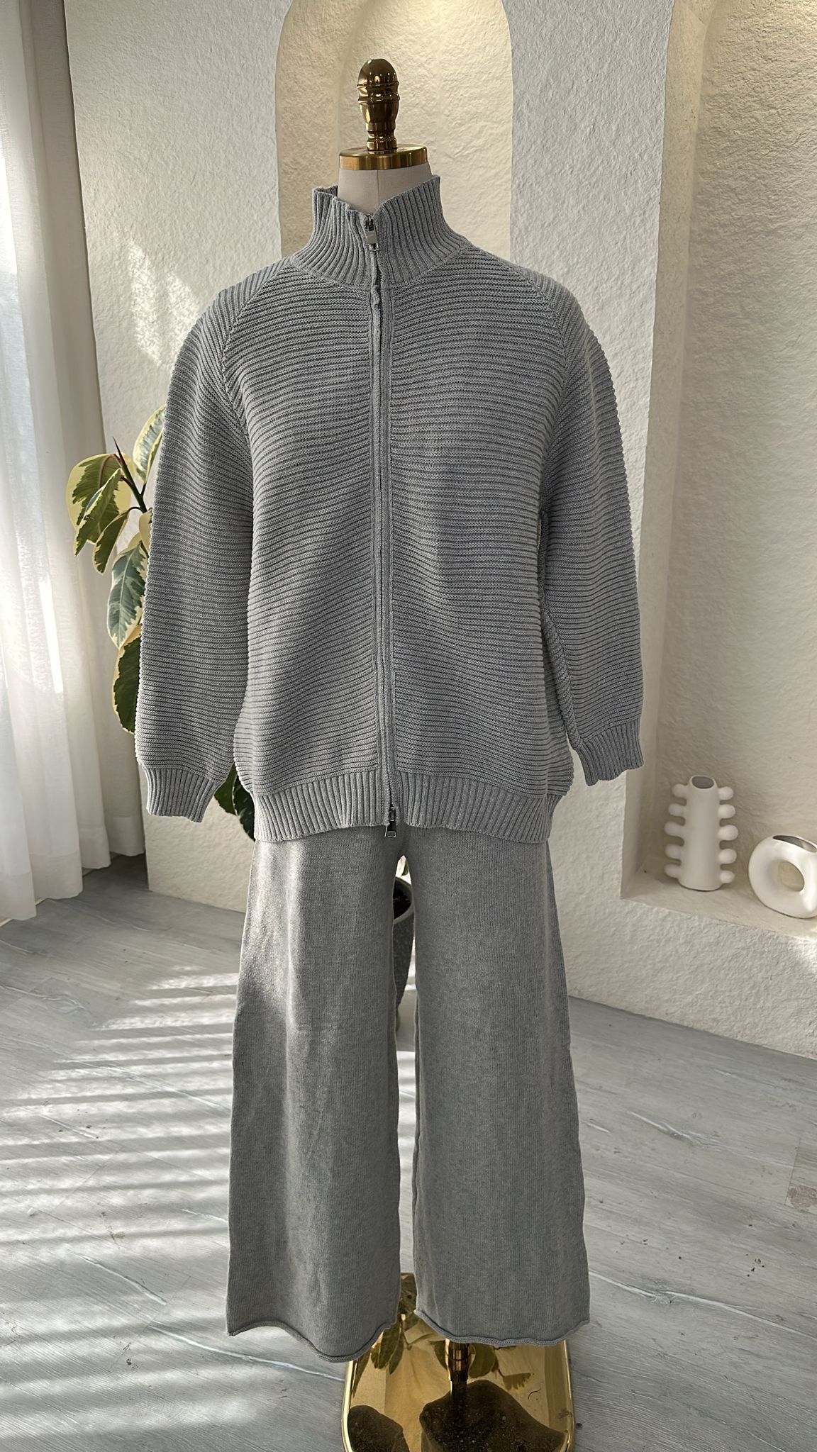 بدلة نسائي سحاب