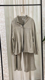 بدلة نسائي رياضية